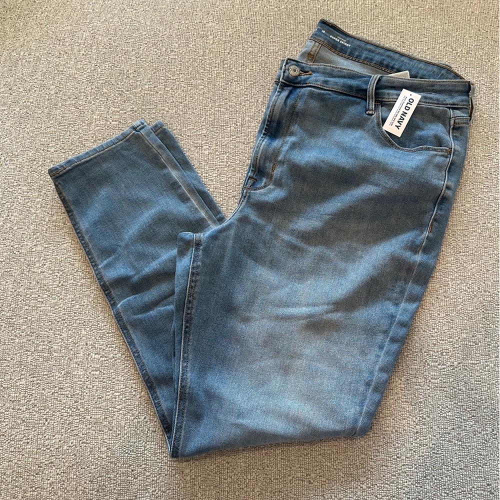 New! Old Navy Women’s Skinny Jeans - size 18